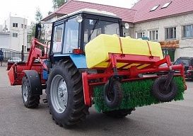 Оборудование щеточное "ЛЮКС" с системой полива и мойки для трактора МТЗ 80/82